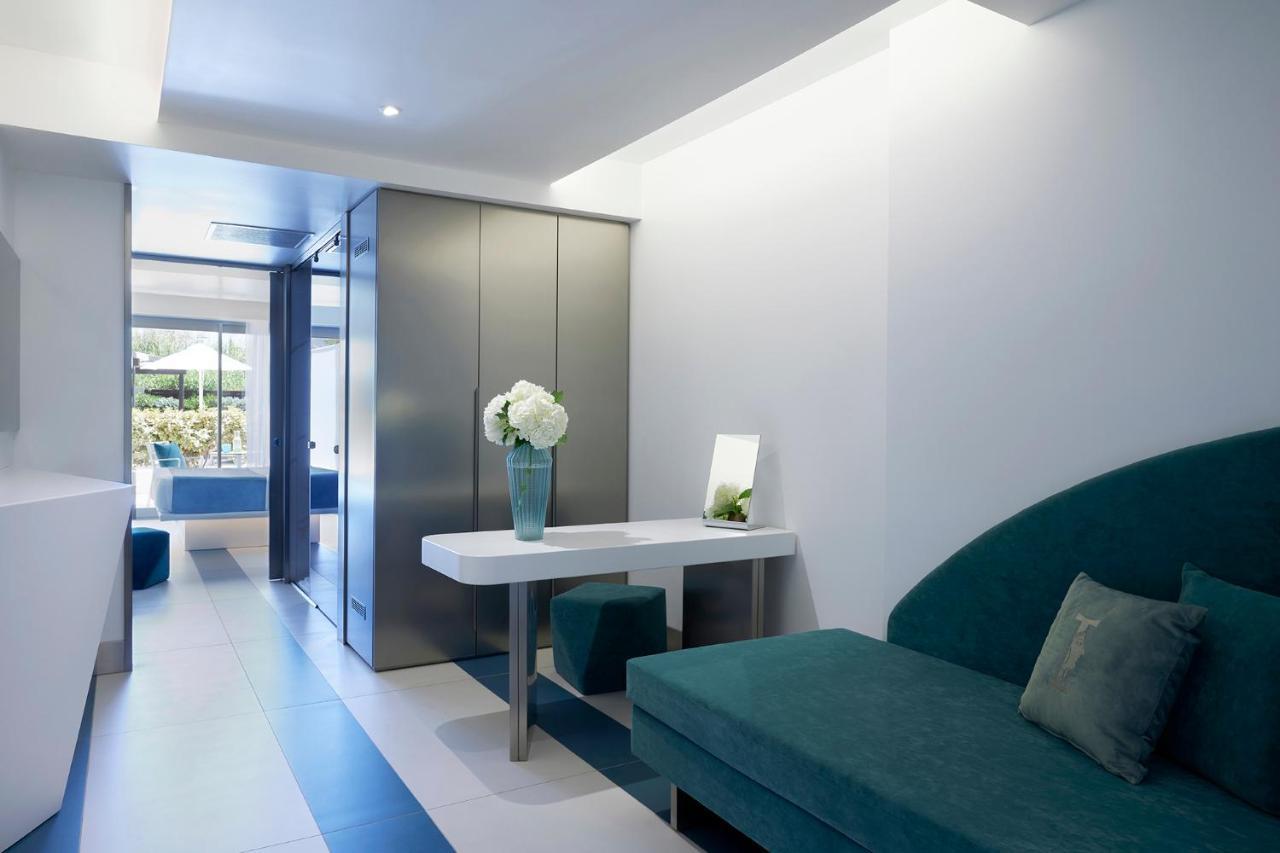 Silver Triple Open Plan Land View